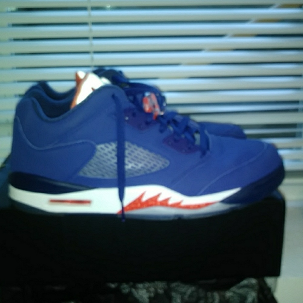 Gently pre owned Jz NYK retro5s - Picture 4 of 6